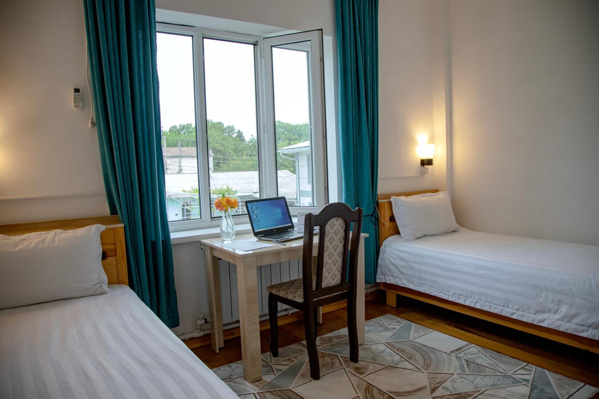 Hotel Good Night Jalal-Abad Exterior foto