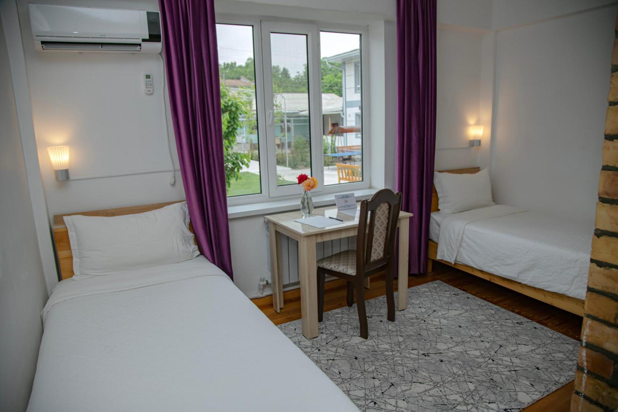 Hotel Good Night Jalal-Abad Exterior foto